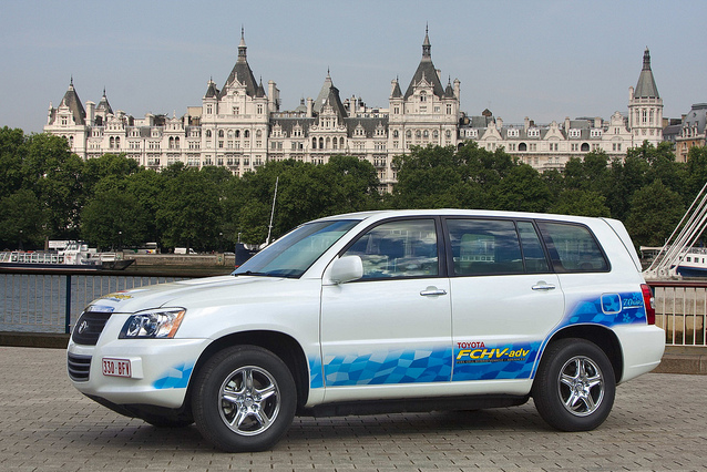 Toyota FCHV-adv hydrogen fuel cell concept