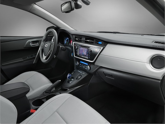 New Toyota Auris interior