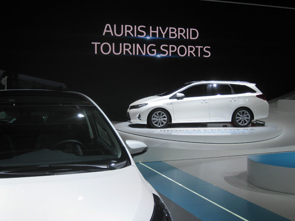 Paris 2012: Toyota Auris Touring Sports [Live Photos] - autoevolution