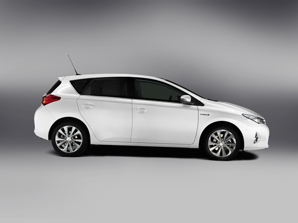 New Toyota Auris profile