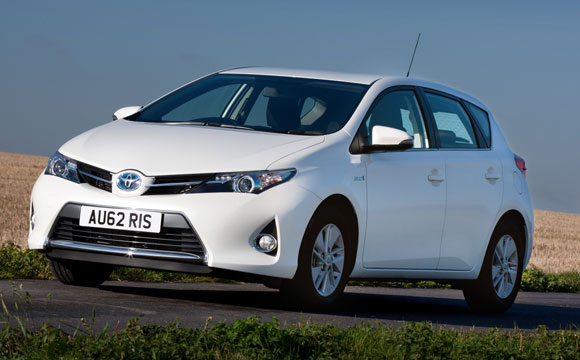 2012 Toyota Auris front