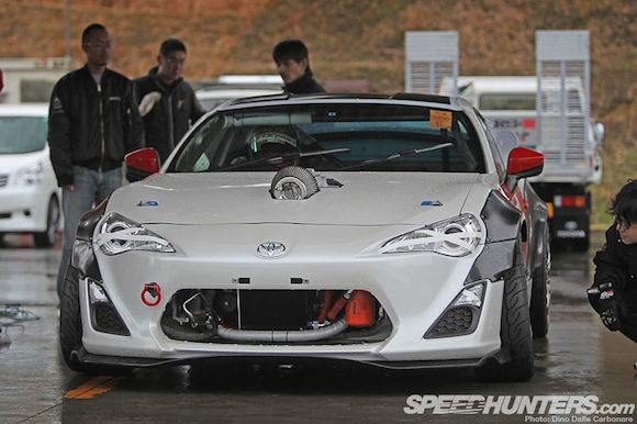 RS-R GT86 V8