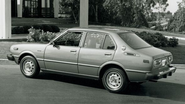 Corolla 3 saloon rear