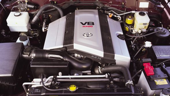 Land Cruiser V8 engine