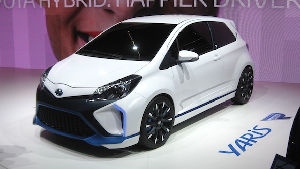 Yaris Hybrid-R front