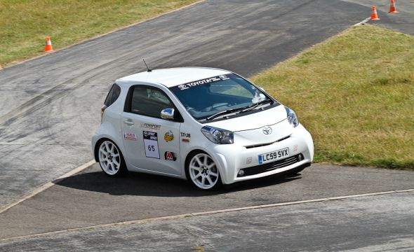 Toyota iQ GRMN Racing Concept - 