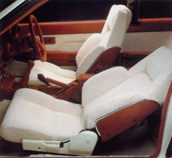 Toyota_SV-2_Interior