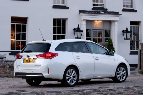 Auris-Touring-Sports-64-plate-566px