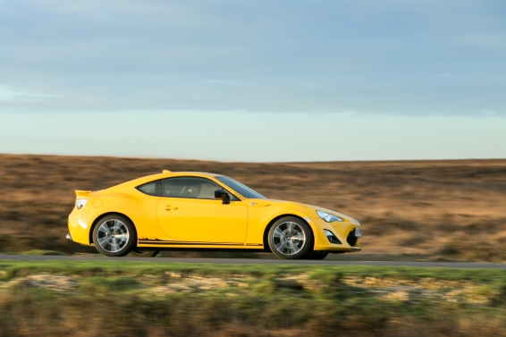 GT86_Giallo_profile_566px