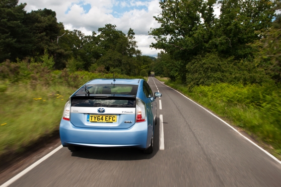 Prius-Plug-in-14-plate-driving-566px