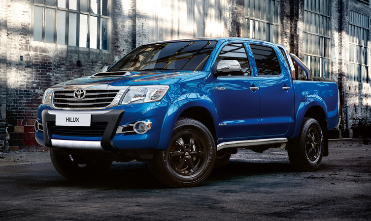 hilux-invincible-x-feature