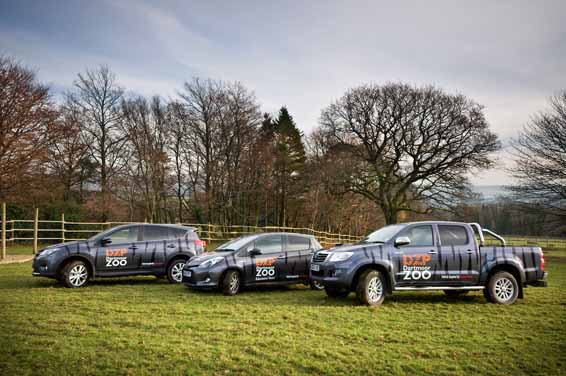 Toyota Hilux wolf Dartmoor Zoo (2)