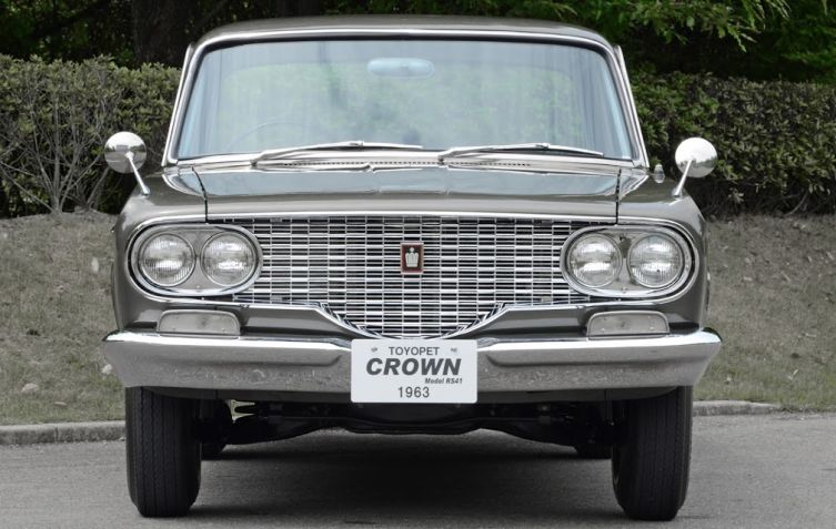 Toyota Crown 2 02