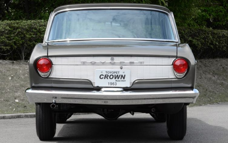 Toyota Crown 2 03