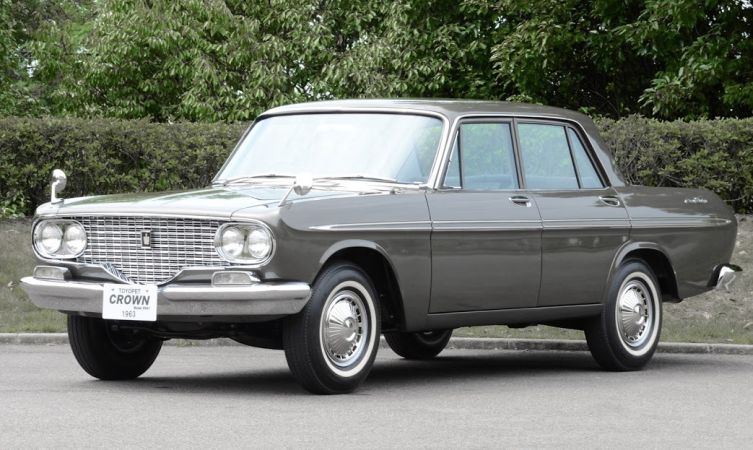 Toyota crown история модели