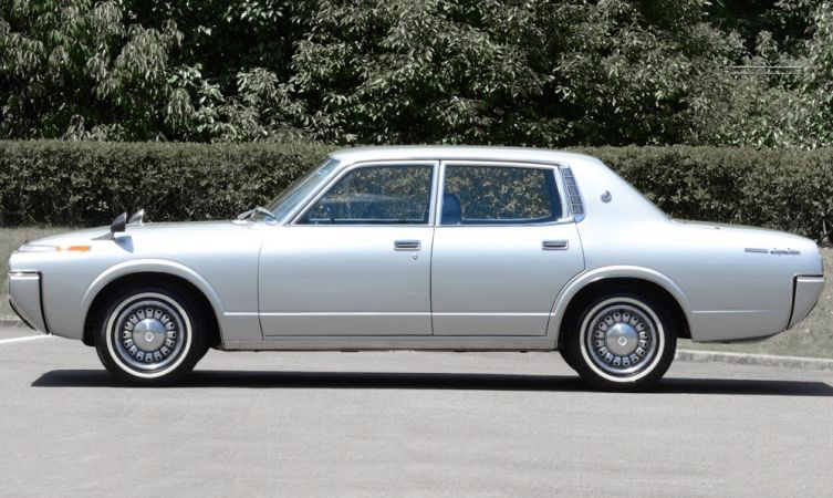 Toyota Crown 4 04