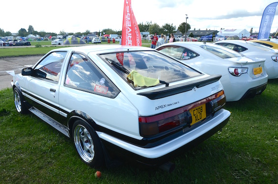 AE86 and GT86 white JAE 2015