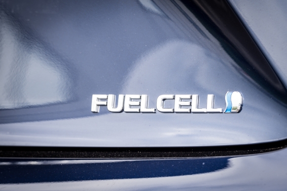 Mirai_Fuel_Cell_Badge_566px