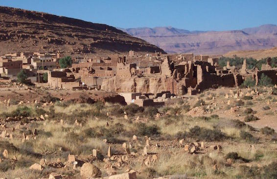 056 Old fort and graveyard