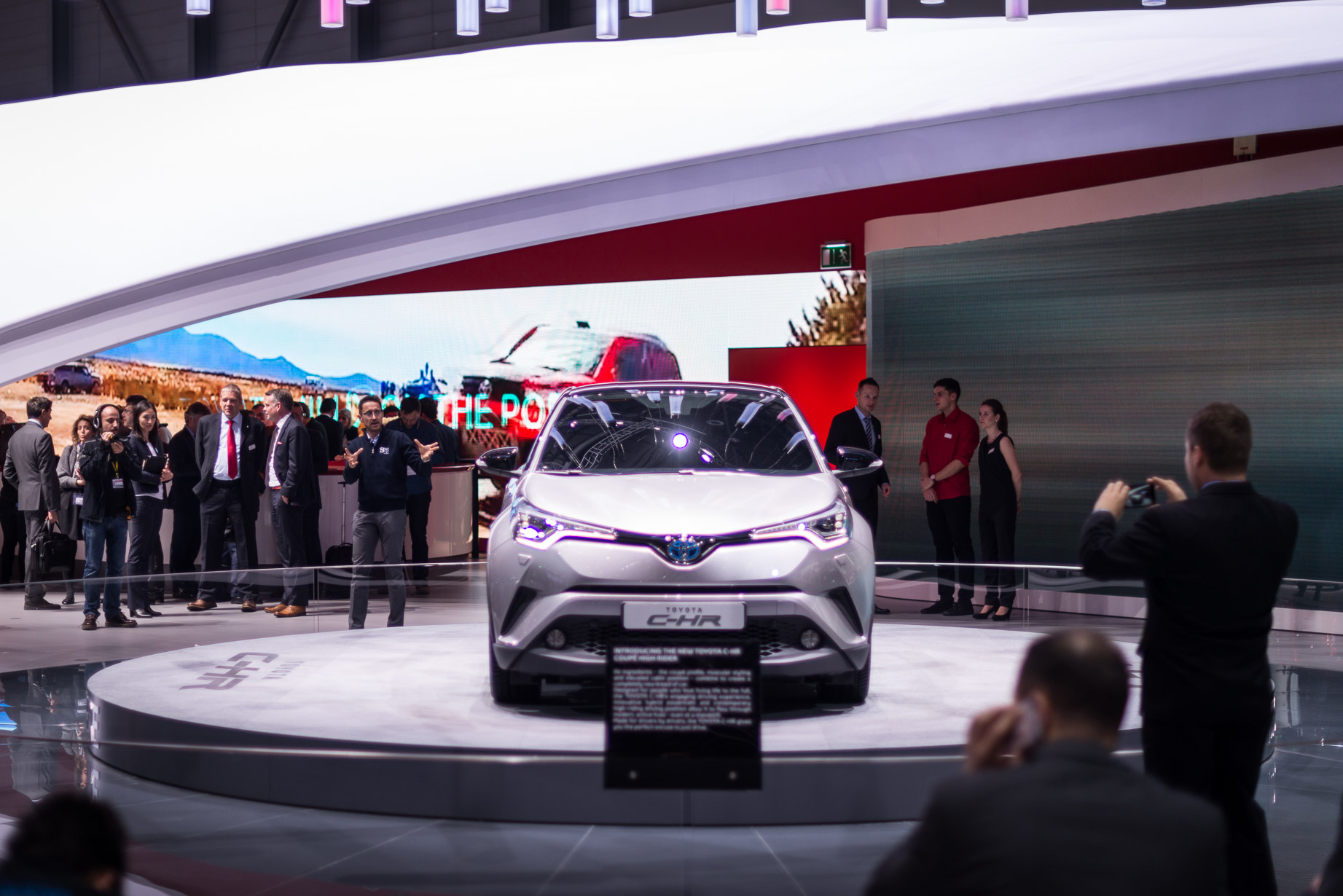 Concept car vs production - Toyota C-HR Front