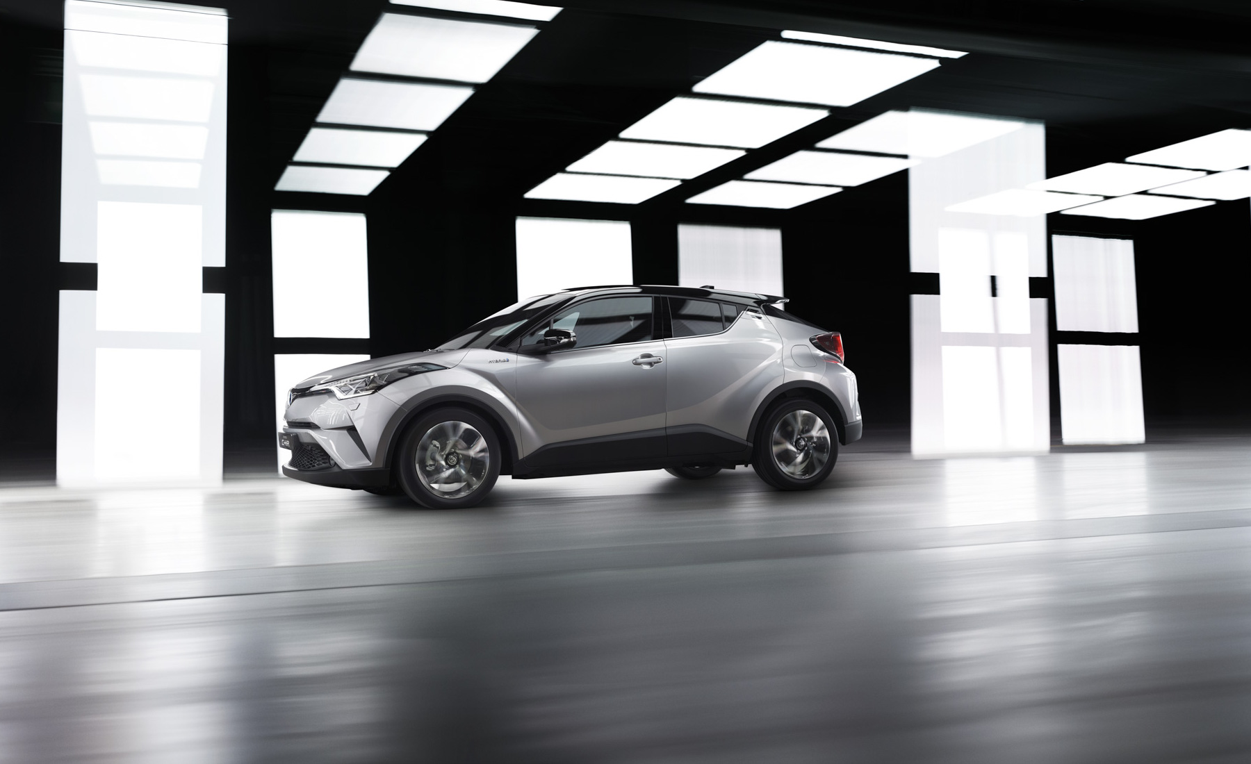 Toyota C-HR driving side