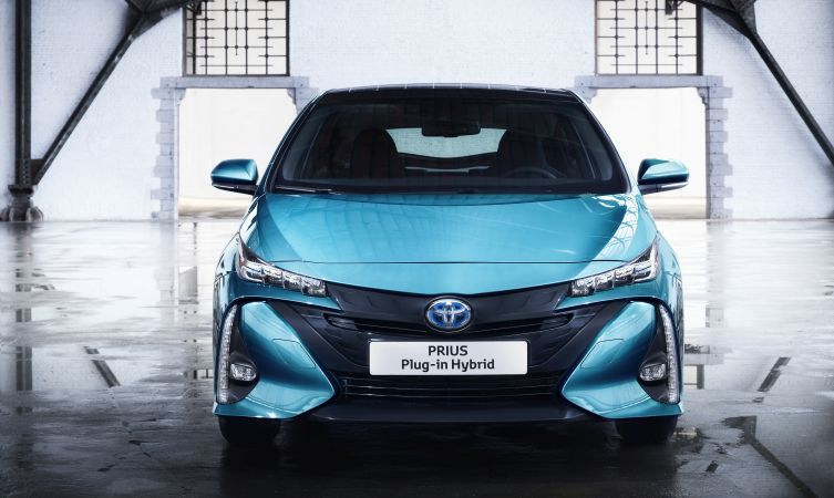 2016-paris-prius-plug-in-07