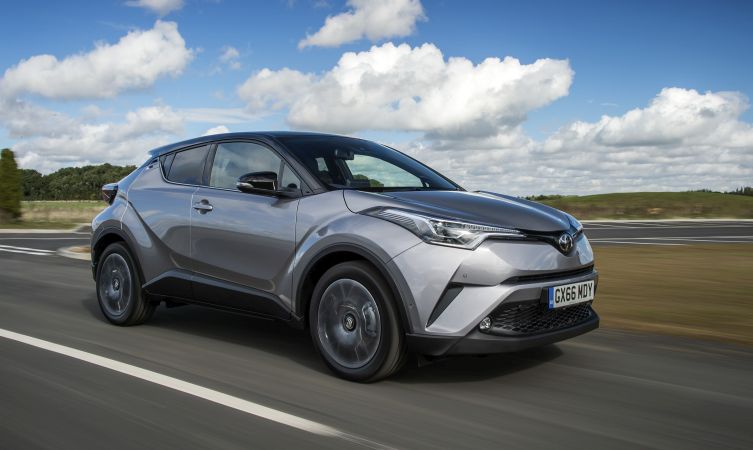 c-hr-dynamic-01