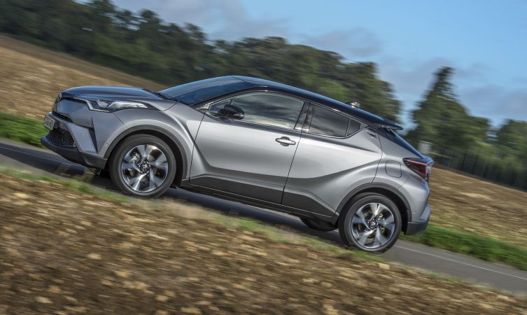 c-hr-dynamic-03