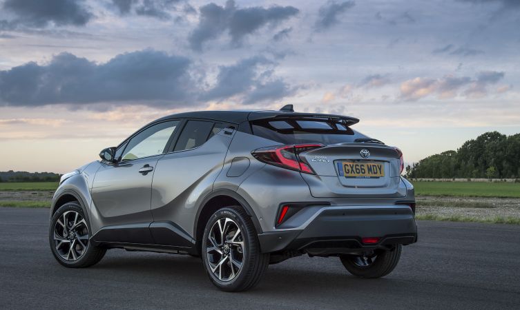 c-hr-dynamic-06