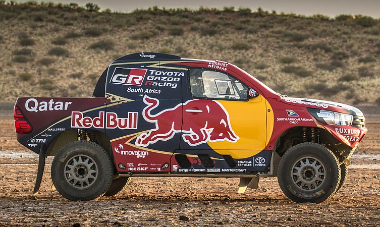 2017-dakar-rally-hilux-03