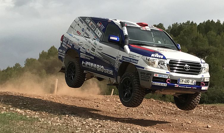 2017-dakar-rally-land-cruiser