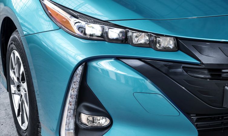 2017-prius-plug-in-07