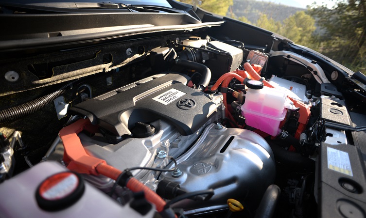 RAV4 engine bay