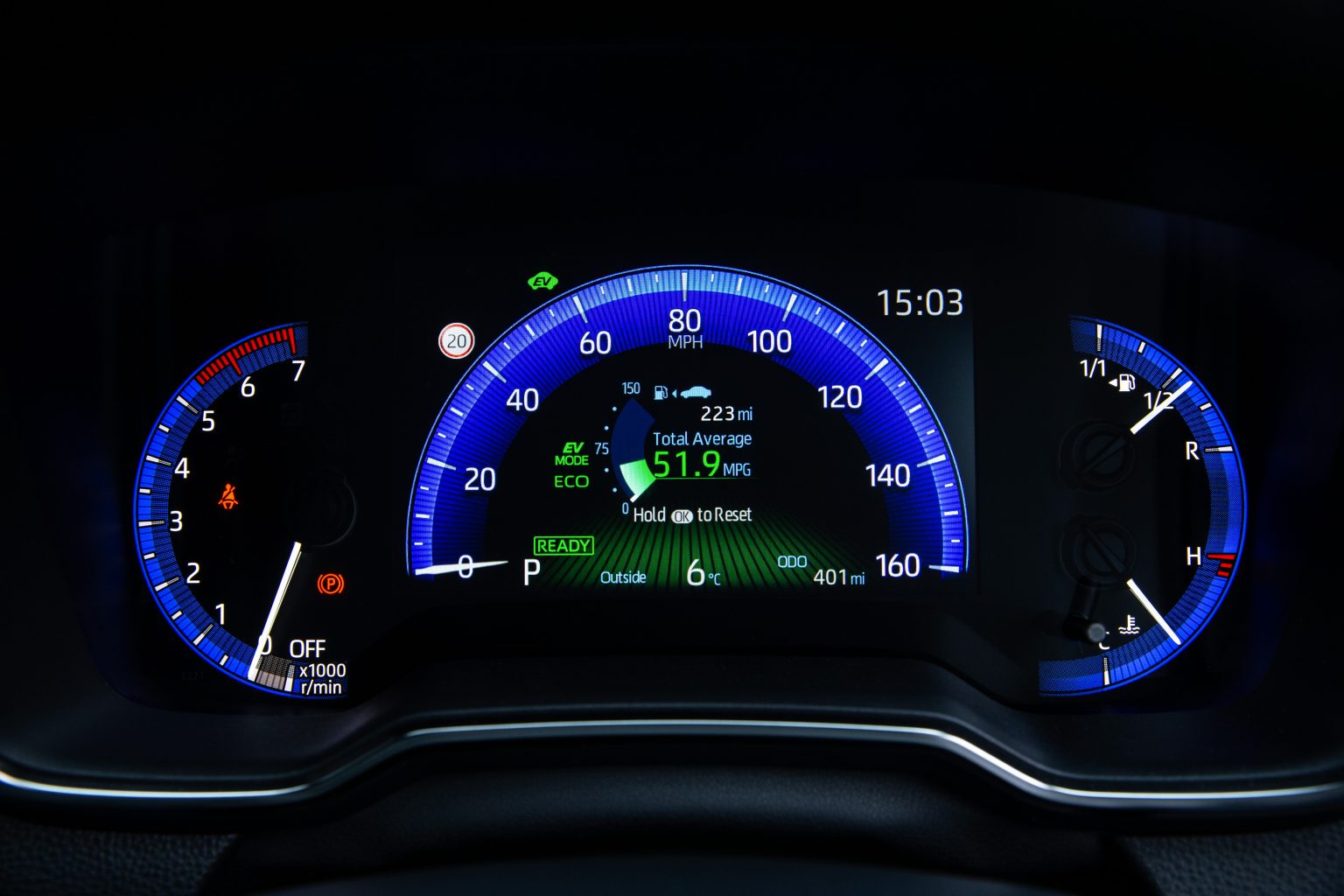 How to adjust the time on your Toyota's clock Toyota UK Magazine