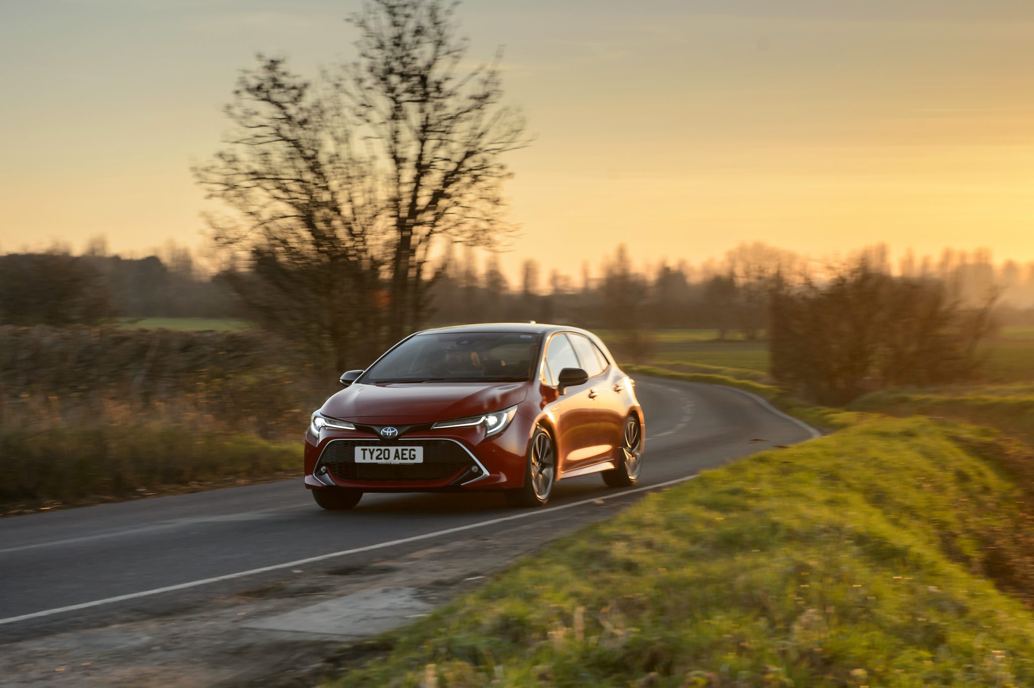 Making The Most Of A Self-charging Hybrid - Toyota UK Magazine