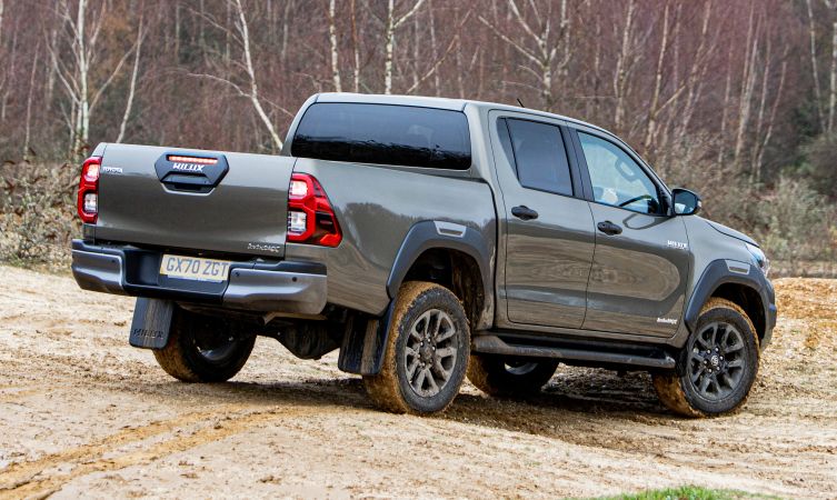 2021 Toyota Hilux reviews