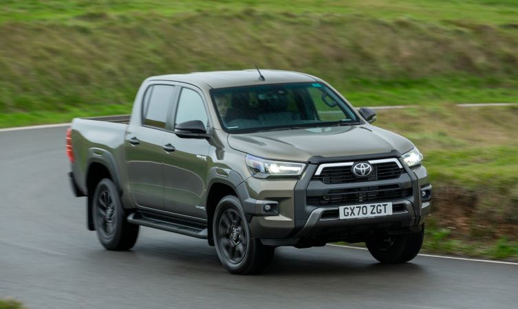 2021 Toyota Hilux reviews