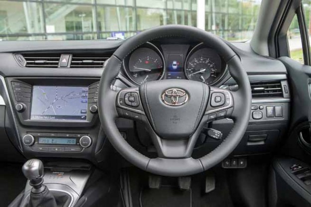 Toyota Avensis steering wheel