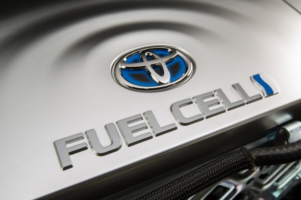 2016_Toyota_Fuel_Cell_Vehicle_016