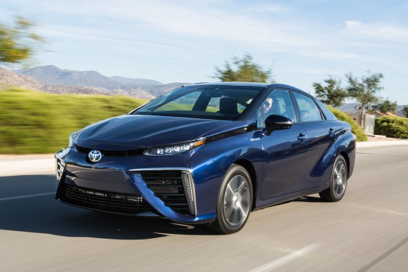 2016_Toyota_Fuel_Cell_Vehicle_022