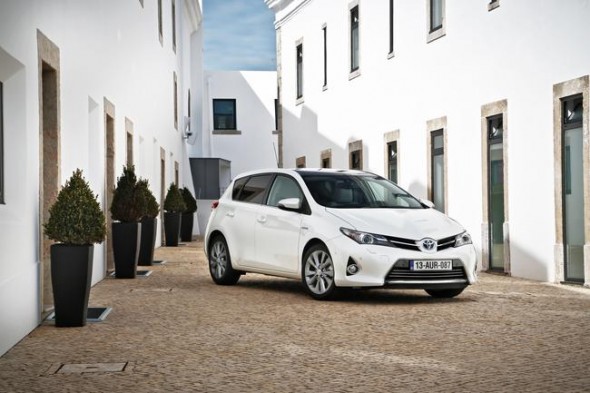 AURIS_HYBRID_STAT_11_DPL_2012__mid