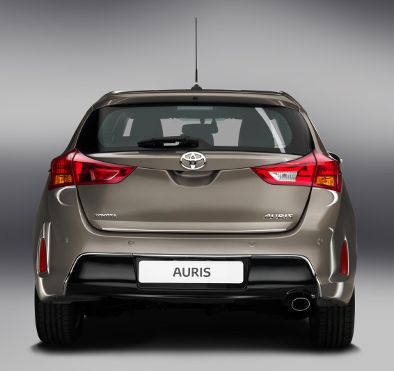 Auris 64 rear end