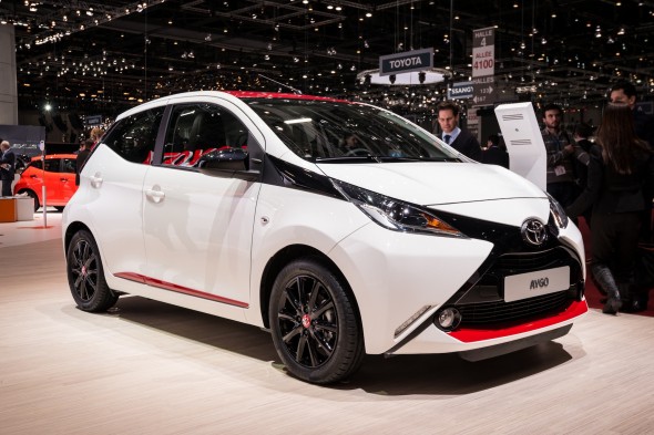 Aygo white on stand