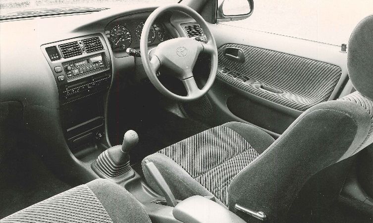 Toyota corolla 1993 deals interior