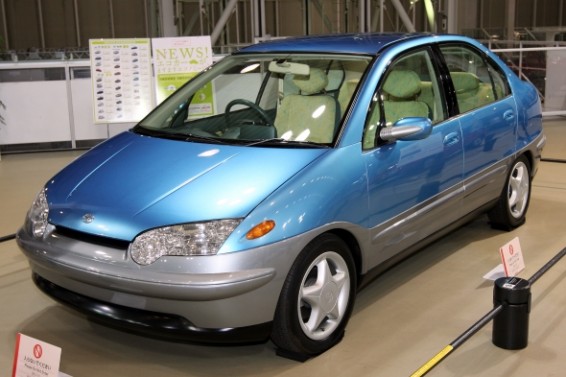 Toyota_Prius_1996_prototype_front