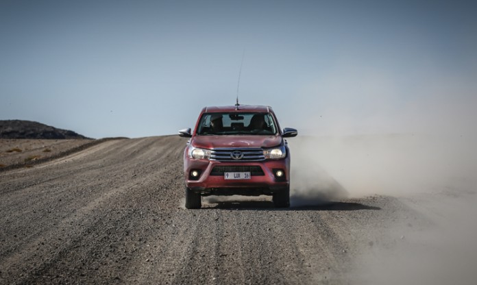 2016 Toyota Hilux review 2