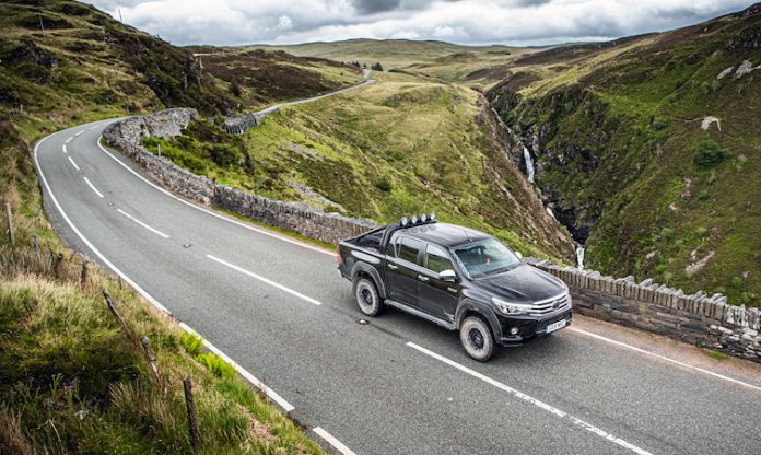 Toyota Hilux - Countryslide