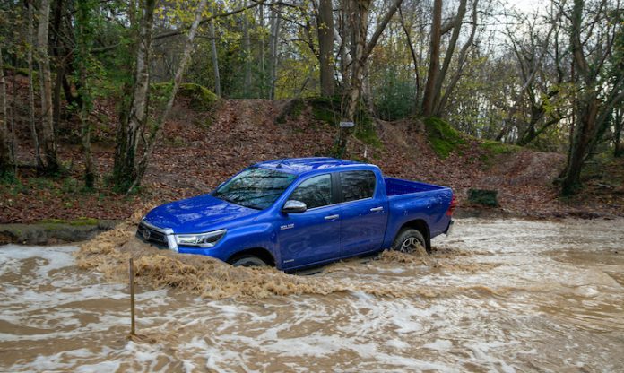 Toyota Hilux off-road - Paul Cowland