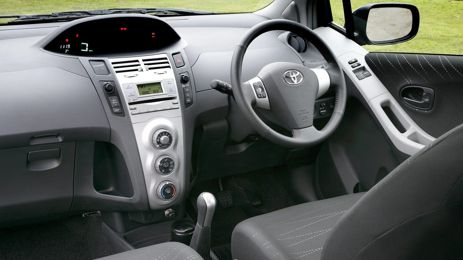 Interior of the second-generation Toyota Yaris