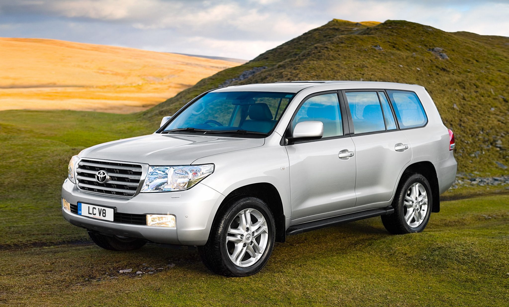 Toyota Land Cruiser History - Station Wagon Edition - Toyota UK Magazine